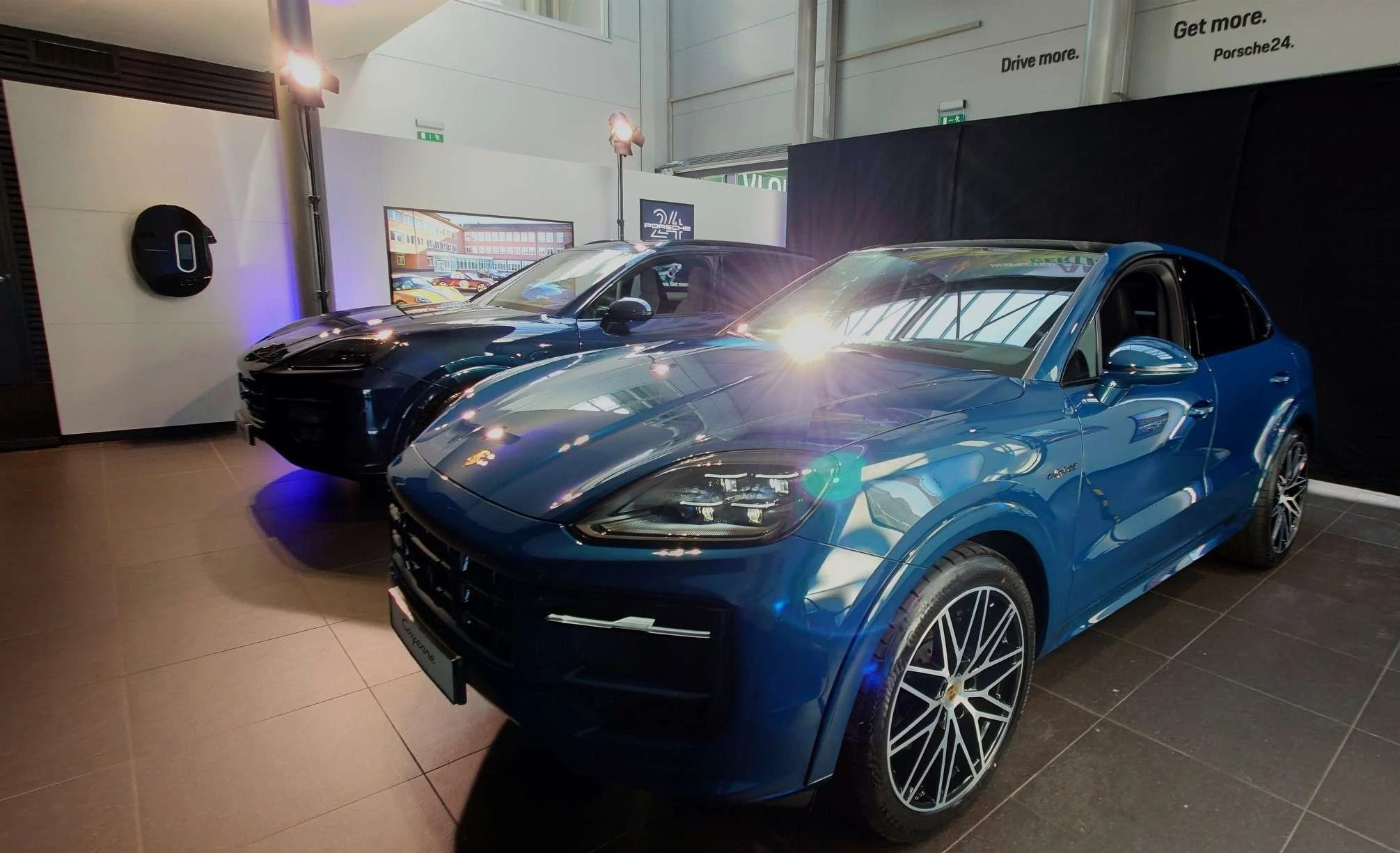 Porsche Cayenne tijdens een showroompresentatie