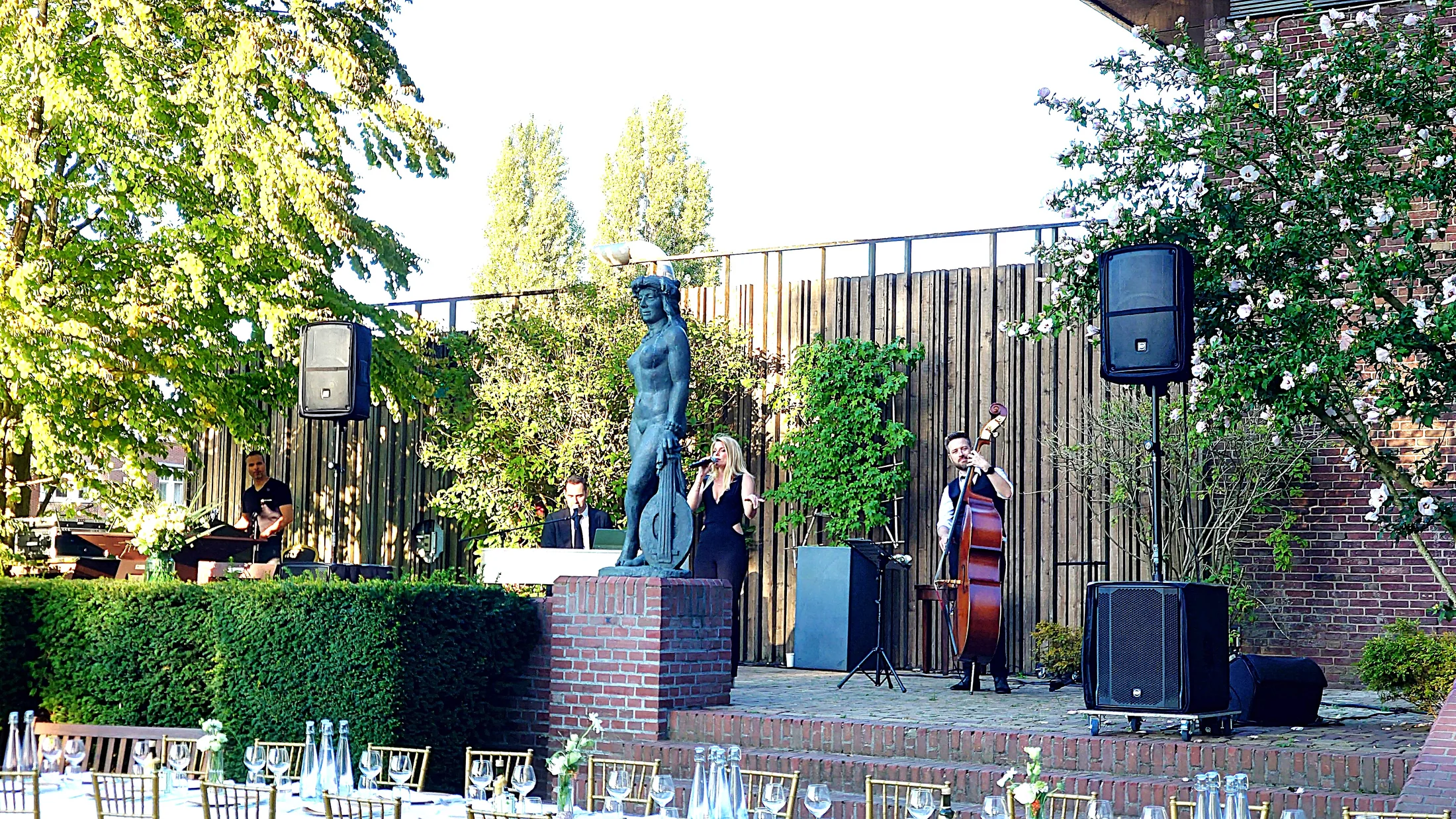 Live bandtrio als entertainment tijdens een evenement van Sound2Light